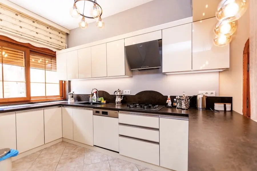 Fitted kitchen